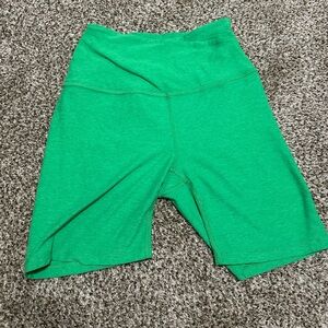 Beyond Yoga Spacedye At Your Leisure High Waisted Biker Short Heather Green